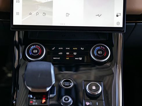 Used 2023 Land Rover Range Rover Sport SE image 23