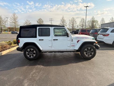 Used 2018 Jeep Wrangler Unlimited Sahara w/ Cold Weather Group image 6