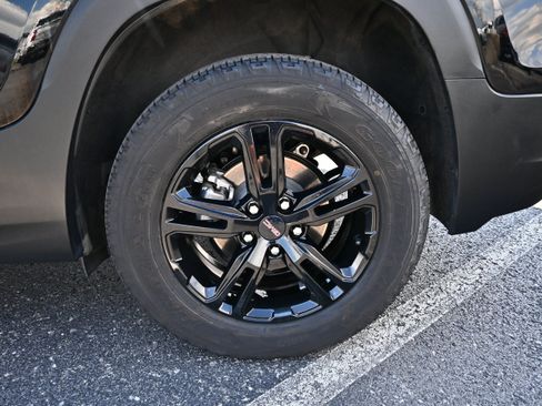 Used 2023 GMC Terrain AT4 AWD/4WD image 9