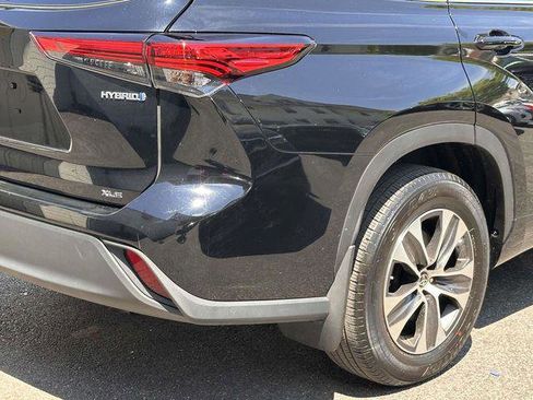 Used 2022 Toyota Highlander XLE AWD/4WD image 10