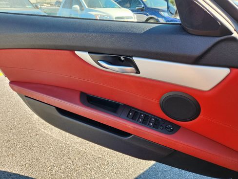 Used 2009 BMW Z4 sDrive30i RWD image 20