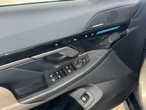 Certified 2025 BMW 530i image 18