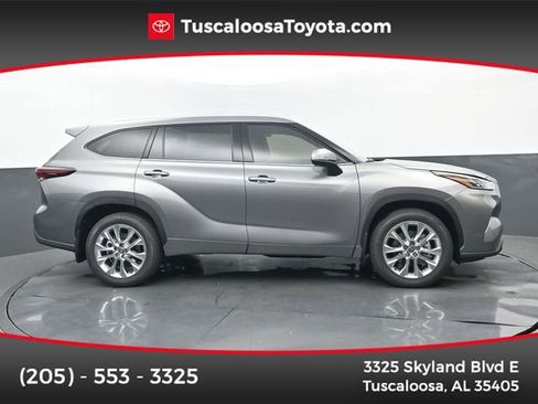 Used 2026 Toyota Highlander Limited image 1