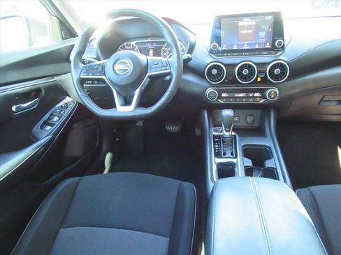 Used 2021 Nissan Sentra SV FWD image 13