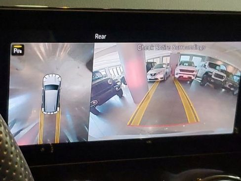 Used 2022 Mercedes-Benz GLB 35 AMG 4MATIC image 29