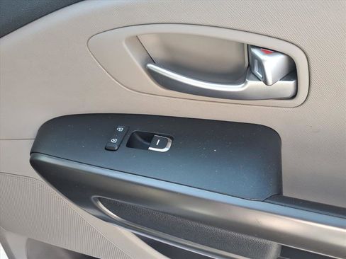 Used 2019 Kia Sedona L image 8