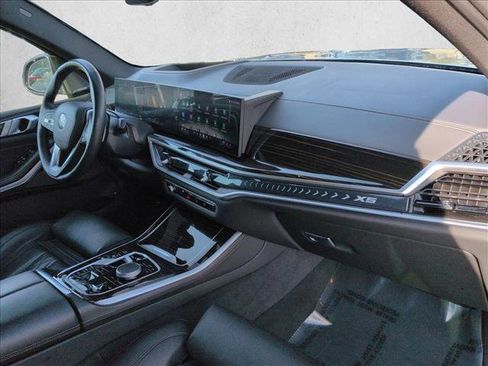 Used 2025 BMW X5 xDrive50e image 23