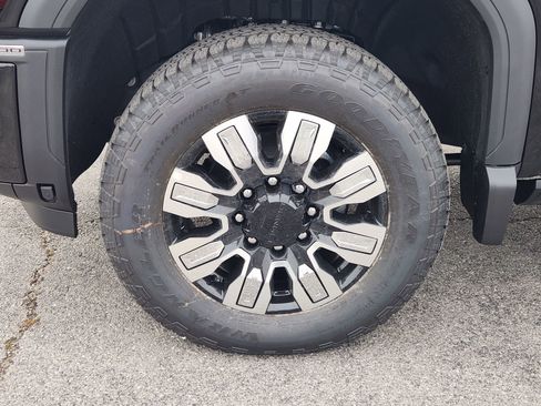 New 2026 GMC Sierra 2500 Denali w/ Denali Reserve Package image 14