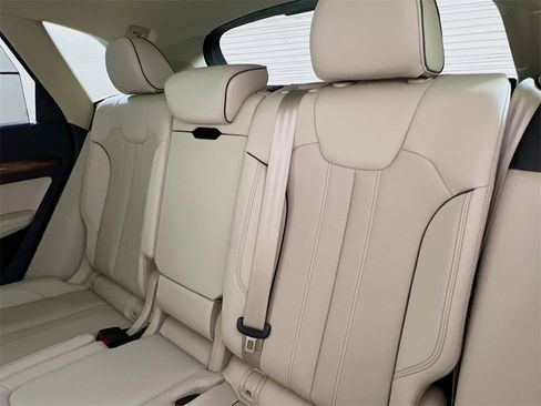 Used 2023 Audi Q5 2.0T Prestige w/ Prestige Package image 23