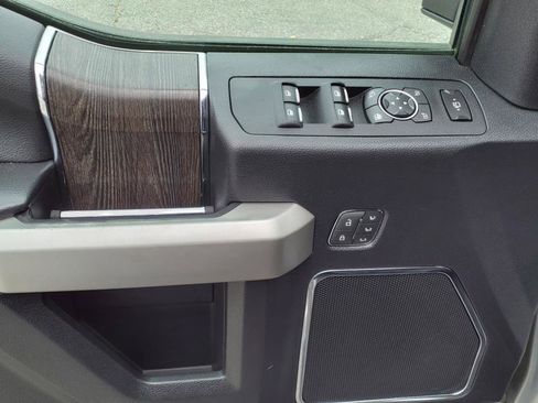 Certified 2020 Ford F350 Lariat w/ Lariat Value Package image 12