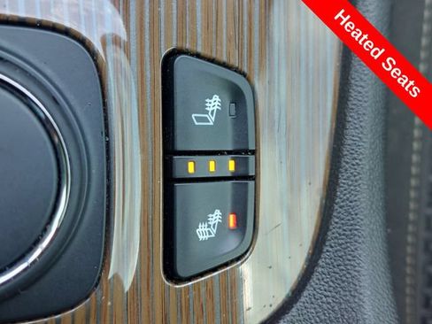 Used 2023 GMC Acadia SLE w/ Driver Convenience Package FWD image 14