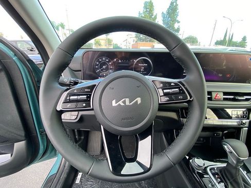 New 2026 Kia Seltos EX FWD image 16