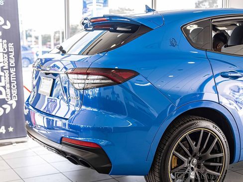 Used 2022 Maserati Levante F Tributo image 12