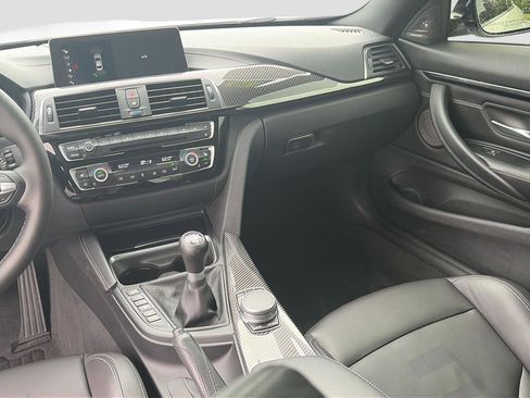 Used 2018 BMW M4 Coupe RWD image 16