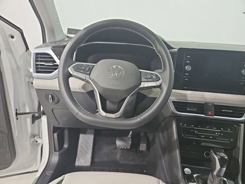 New 2026 Volkswagen Taos SE FWD image 13