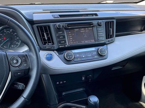 Used 2017 Toyota RAV4 XLE w/ All Weather Liner Package AWD/4WD image 9