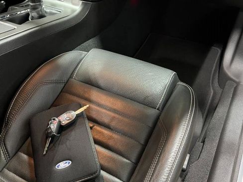 Used 2010 Ford Mustang GT Premium RWD image 11
