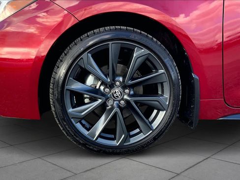 Used 2025 Toyota Corolla SE w/ SE Premium Package image 11