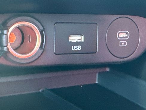 Used 2025 Hyundai Elantra Sport image 31