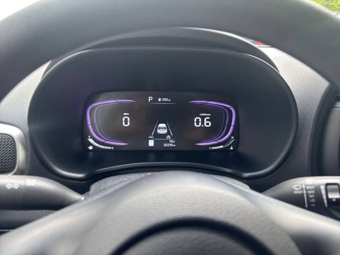 Used 2025 Kia Soul LX w/ LX Technology Package FWD image 37