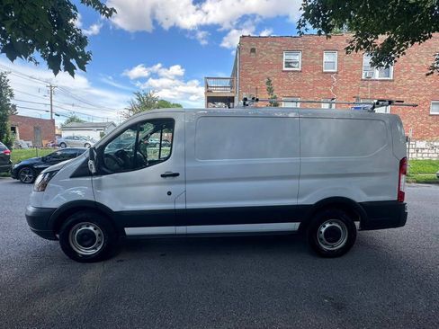 Used 2019 Ford Transit 150 130 Low Roof RWD image 5