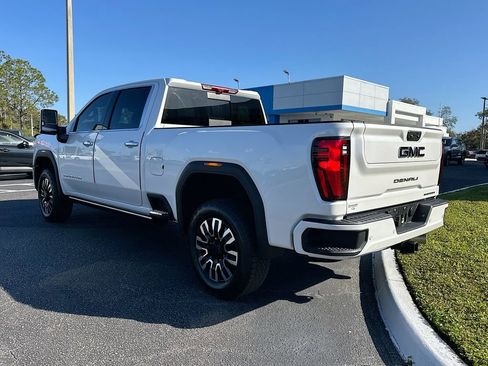 Used 2025 GMC Sierra 2500 Denali Ultimate image 8