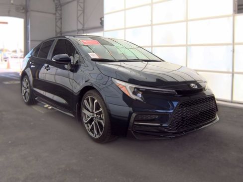 Used 2025 Toyota Corolla SE FWD image 3