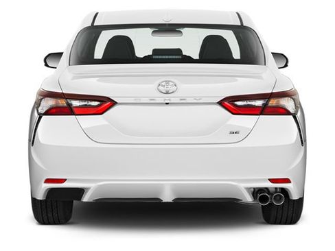 Used 2025 Toyota Camry XLE FWD image 6