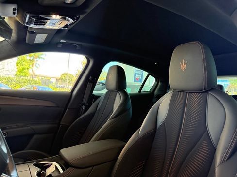 Certified 2025 Maserati Grecale Folgore AWD/4WD image 18