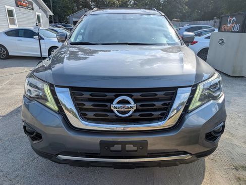 Used 2019 Nissan Pathfinder SL AWD/4WD image 2