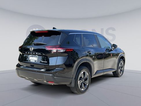 Used 2024 Nissan Rogue SV AWD/4WD image 7