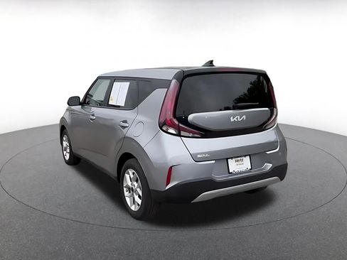 Used 2025 Kia Soul LX w/ LX Technology Package FWD image 11