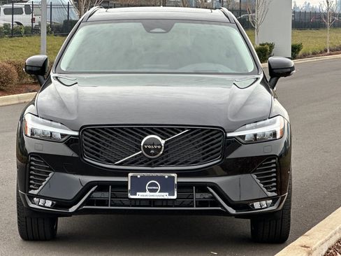 New 2026 Volvo XC60 B5 Ultra w/ Protection Package Premier image 8