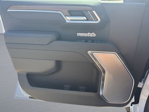 New 2026 Chevrolet Silverado 1500 High Country w/ Technology Package AWD/4WD image 12