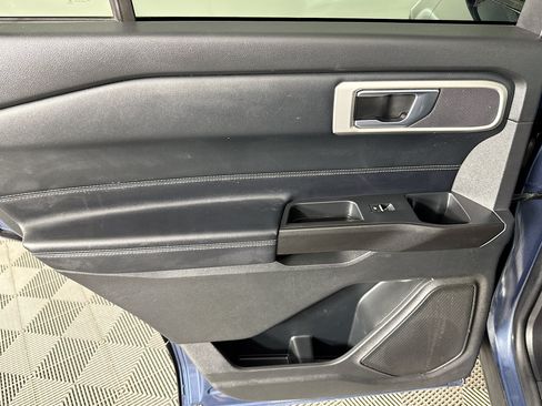 Used 2020 Ford Explorer XLT w/ Equipment Group 202A RWD image 24