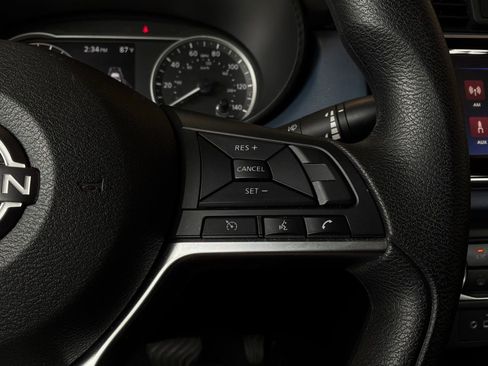 Used 2025 Nissan Versa SV FWD image 30