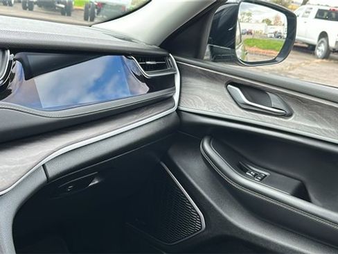 Used 2023 Jeep Grand Cherokee 4WD 4xe image 24