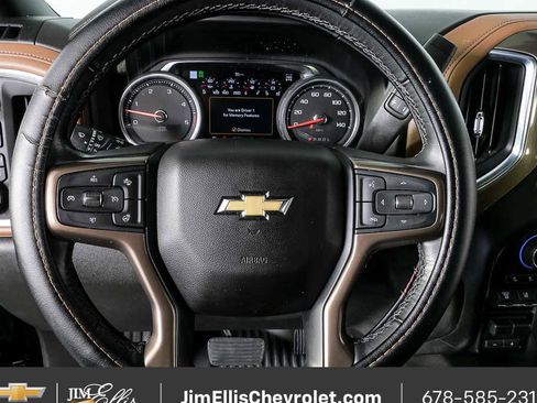 Used 2022 Chevrolet Silverado 2500 High Country w/ Z71 Off-Road Package AWD/4WD image 9
