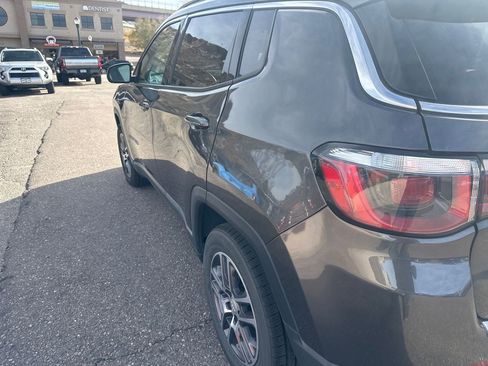 Used 2017 Jeep Compass Latitude w/ Popular Equipment Group image 11