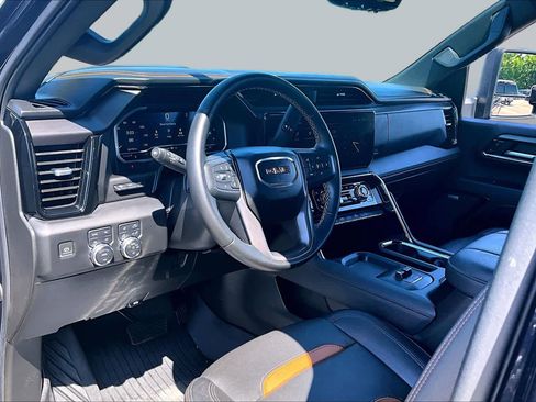 Used 2024 GMC Sierra 2500 AT4 w/ AT4 Premium Plus Package AWD/4WD image 18