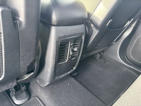 Used 2020 Jeep Grand Cherokee Laredo image 24