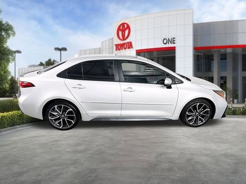 Used 2022 Toyota Corolla XSE FWD image 9