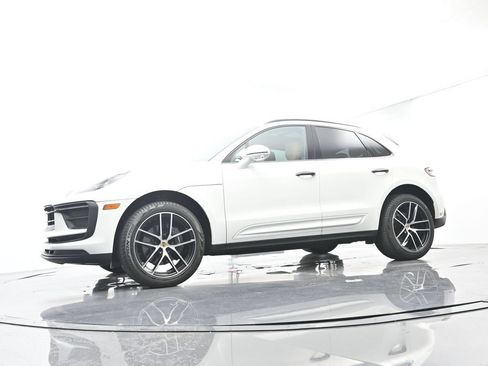 Certified 2023 Porsche Macan AWD/4WD image 44