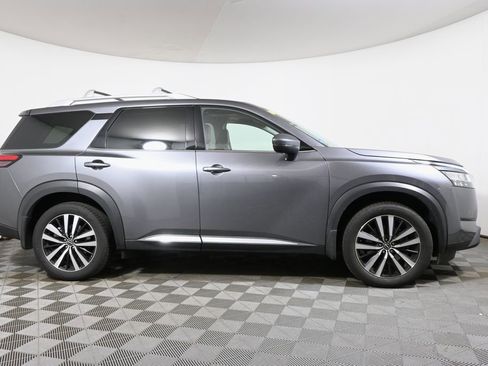 Used 2023 Nissan Pathfinder Platinum AWD/4WD image 8