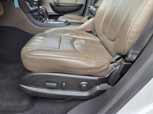 Used 2016 GMC Acadia SLT image 32