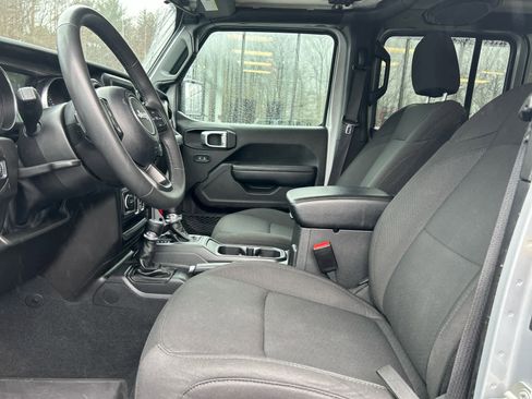 Used 2023 Jeep Wrangler Unlimited w/ Cold Weather Group AWD/4WD image 19