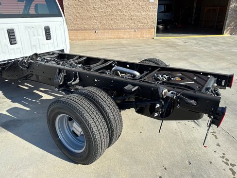 New 2026 GMC Sierra 3500 Pro w/ Fleet Convenience Package RWD image 12