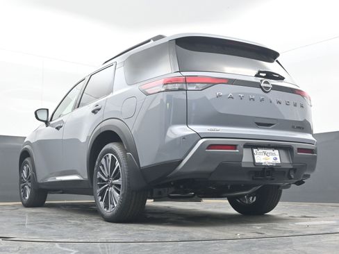 New 2026 Nissan Pathfinder Platinum FWD image 29