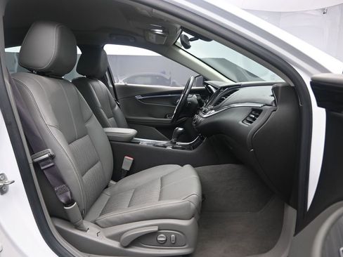 Used 2016 Chevrolet Impala LT image 26