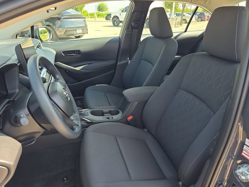 Used 2026 Toyota Corolla LE FWD image 12